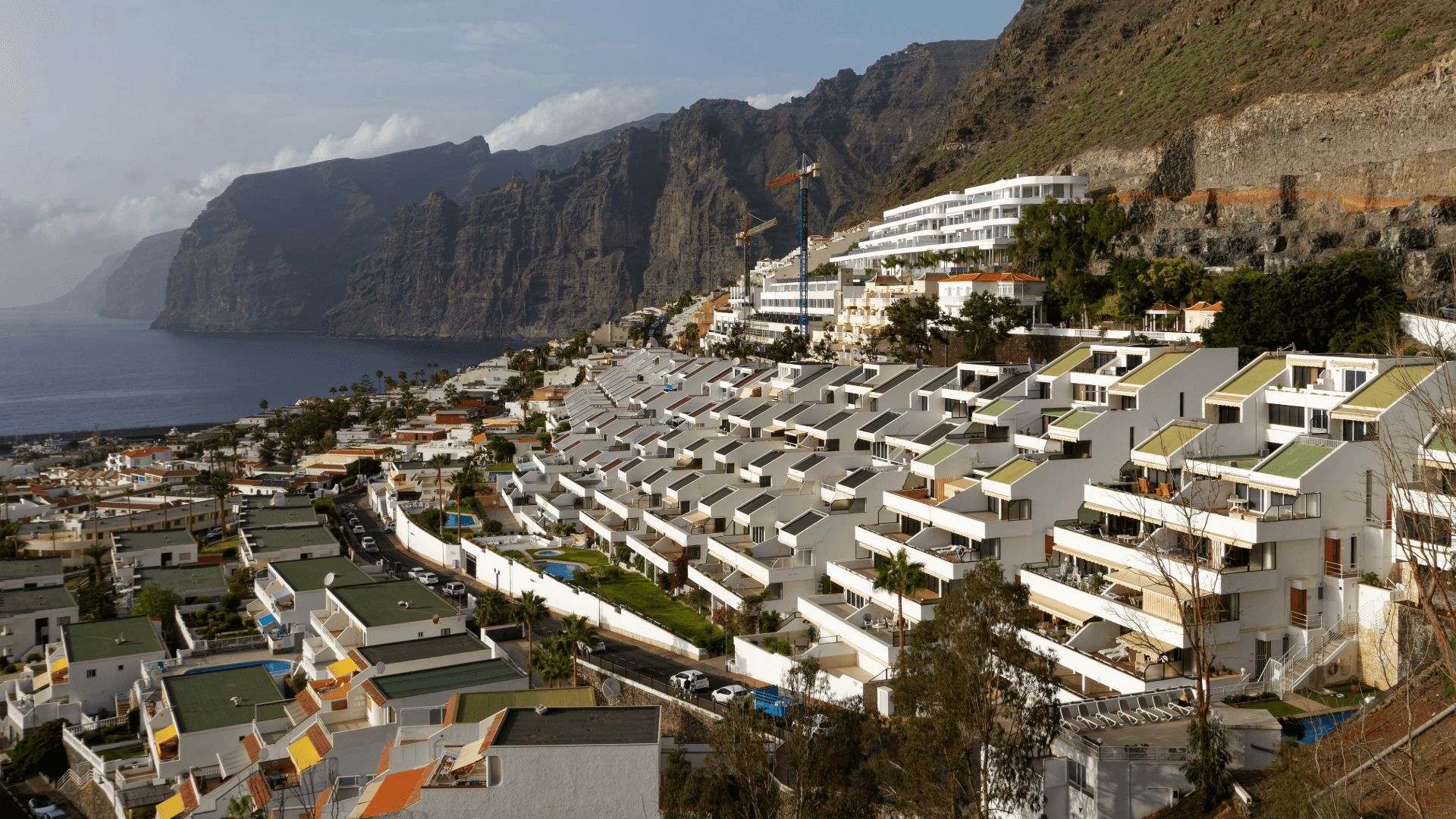 Comunidad (wspólnota mieszkaniowa) na Teneryfie — opłaty, regulaminy, rezerwy remontowe: co sprawdzamy