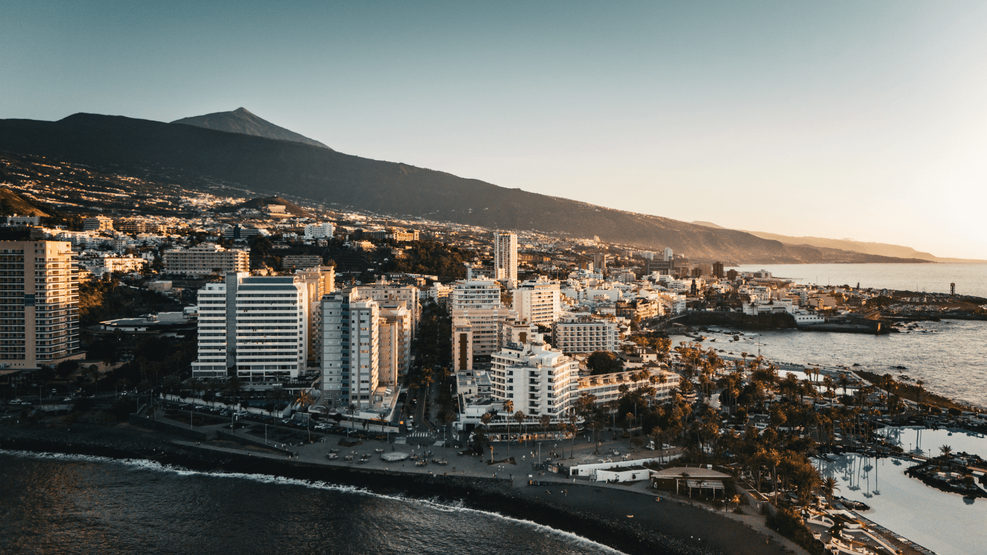 Najem turystyczny (VV) a zakup mieszkania na Teneryfie — ryzyka, ograniczenia i jak je weryfikujemy w audycie