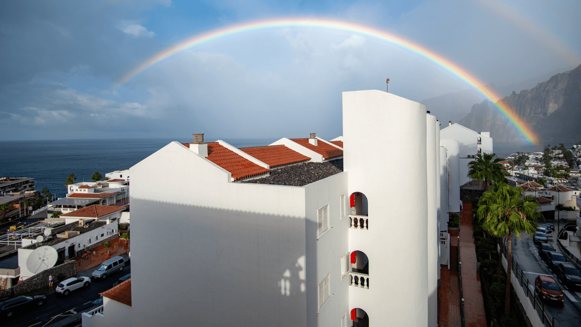 Materiały i konstrukcje na Teneryfie: co wpływa na trwałość budynku w klimacie wyspiarskim