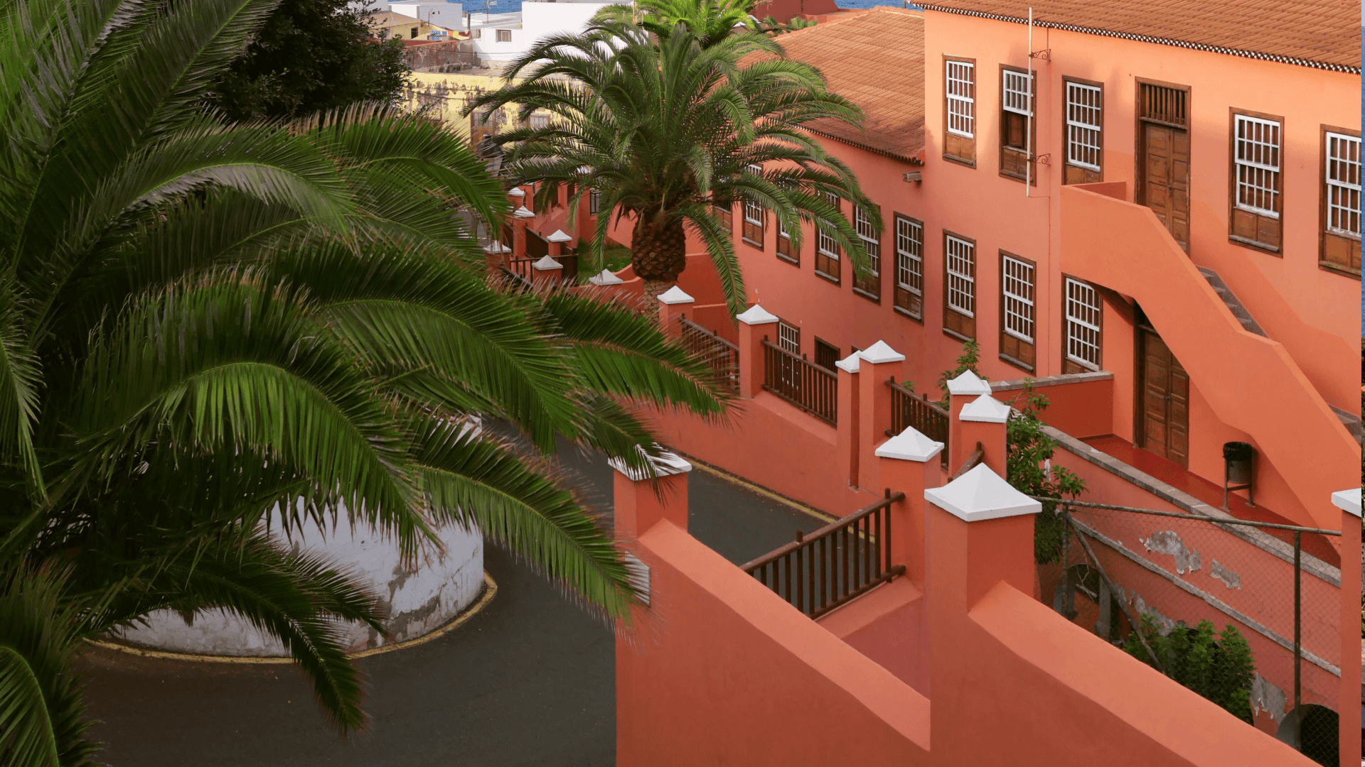 Hałas, wiatr i mikro-lokalizacja: jak oceniamy otoczenie nieruchomości na Teneryfie